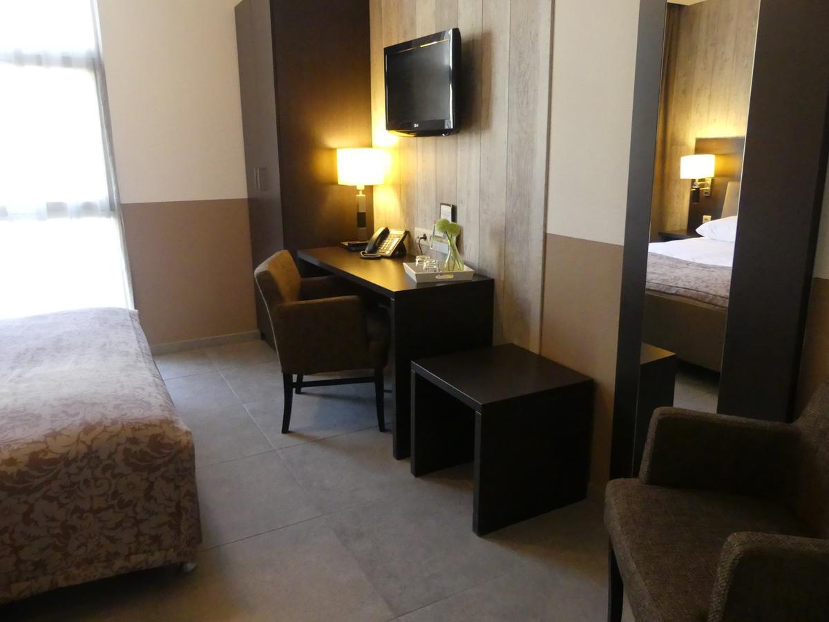 Hotel De Maaskant Maaseik Luaran gambar